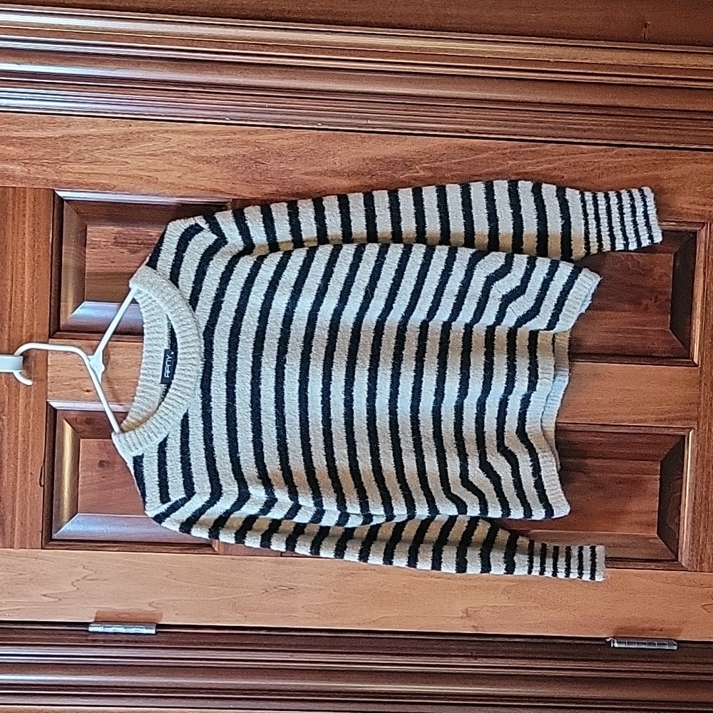 APNY Stripe Sweater With Blouson Sleeve Size Medium